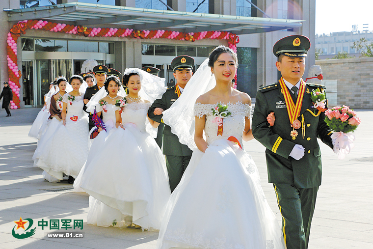 王学兵和孙宁离婚10年后，他三婚产子自毁前程，她感情成谜太低调 